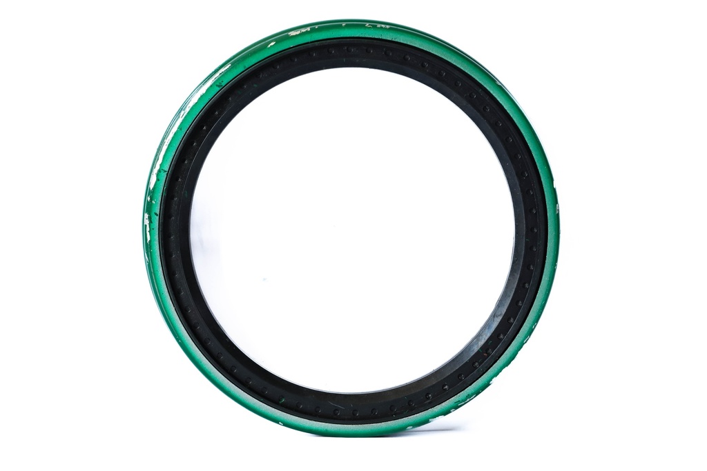REAR HUB SEAL FVR34